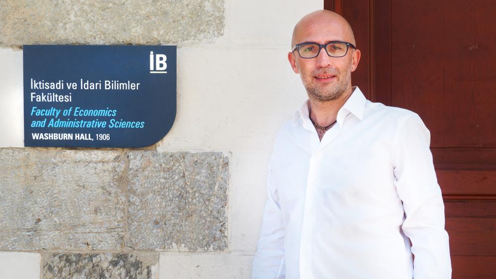 Doç. Dr. Murat Akan'a sosyal bilimlerin öncü kurumundan davet